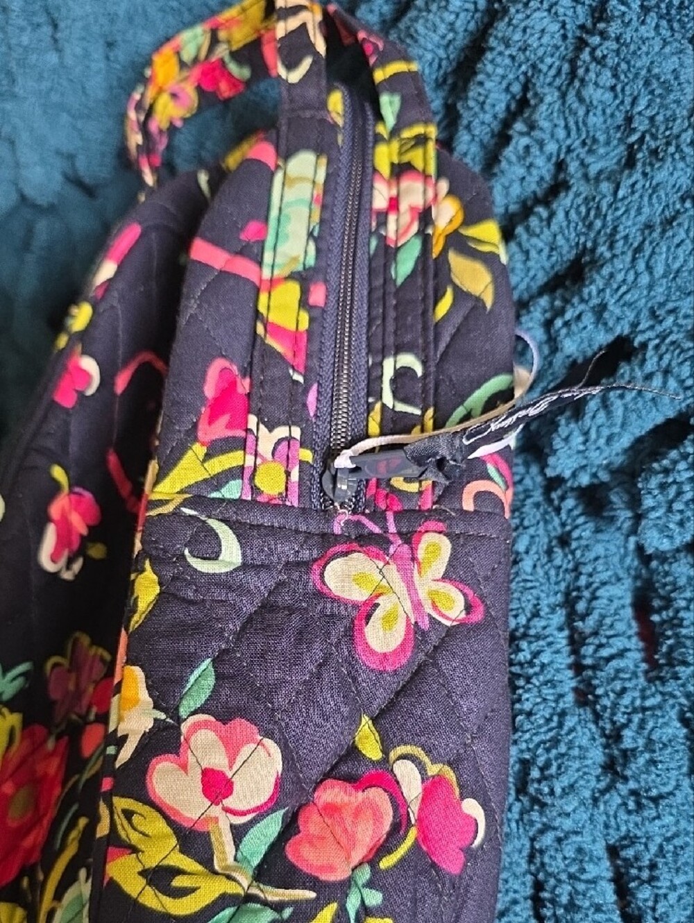 Vera Bradley Breast Cancer Navy Floral Quilted Lunch Bag - Picture 4 of 6